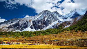 Most Beautiful Famous Mountains In China-Daocheng Sanshen Mountain