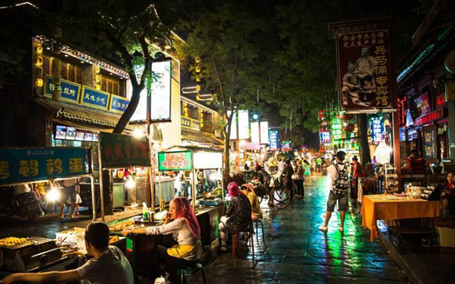 China's Top 10 Night Market Snack Street-Xi'an Muslim Snack Street