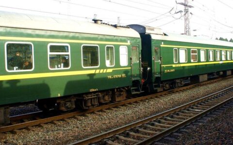 The 4 Most Beautiful Train Routes In China