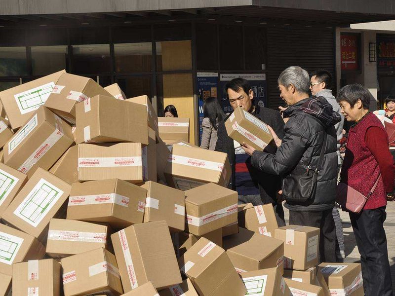 How To Deal With The Packaging Waste Generated By 4 Billion Pieces Of Express