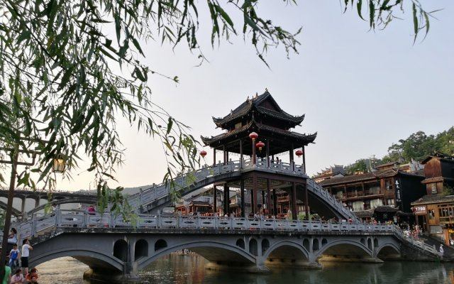 Top 10 Honeymoon Destinations In China-Fenghuang Ancient Town Tourist Area