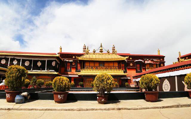 The 10 Most Beautiful Temples In China-Jokhang Temple