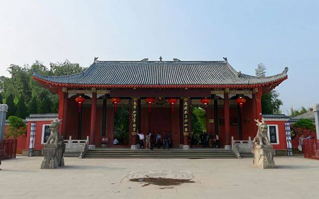 Top 10 Famous Taoist Temples In China-Dragon Tiger Mountain Si Han Tianshi Mansion