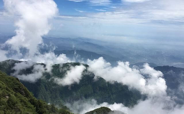 Top 10 Famous Summer Mountains in China-Mount Emei