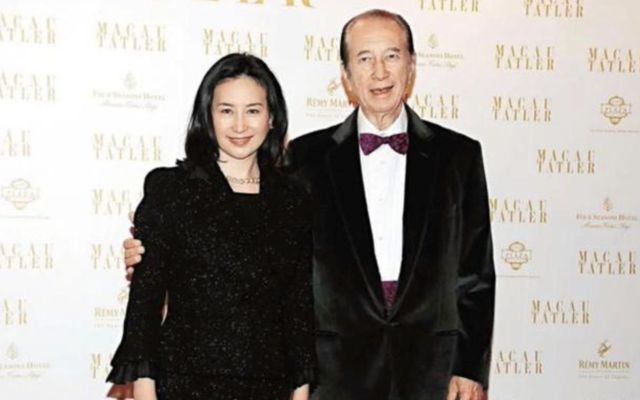China's Top 10 Beautiful Rich Women-He Chaoqiong