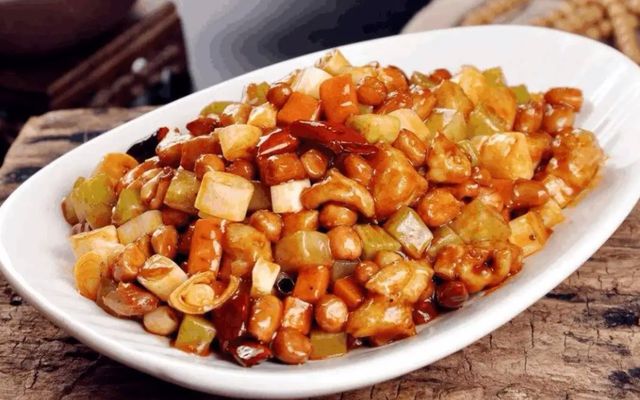 Top 10 Famous Dishes in China-Kung Pao Chicken