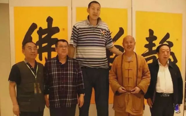 10 Tallest People In China