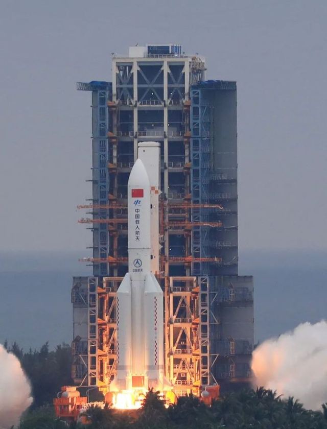 Chinese manned space rocket