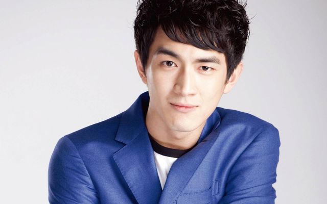 Top 10 Post-80s Male Stars in China-lingengxin