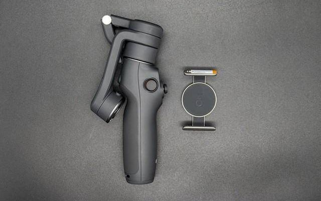 DJI Osmo Mobile 6 Review: a Magnetically Retractable Mobile Phone Gimbal