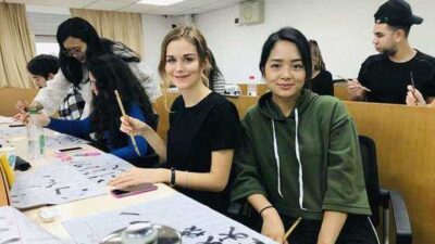Tips and Benefits for Foreigners Learning Chinese