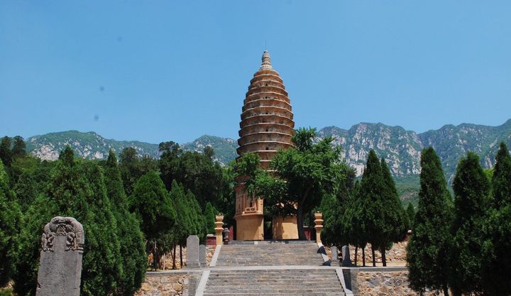 Top 10 Ancient Buildings In China-Songyue Temple Pagoda
