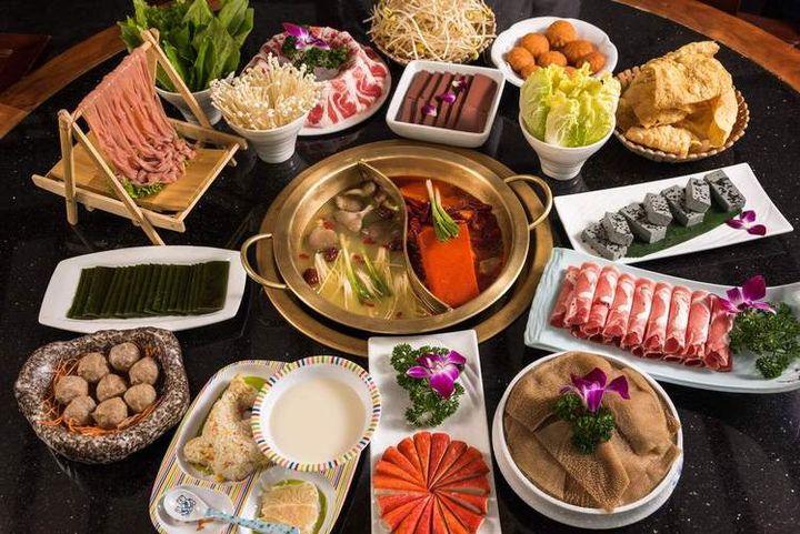 Top 10 Chinese Foods That Foreigners Love Most-Hot Pot