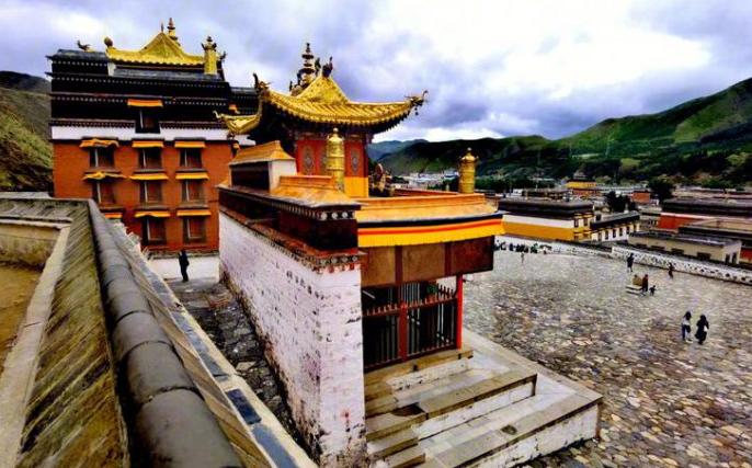 Top 10 Most Beautiful Temples In China-8