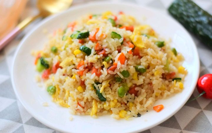 20 Easy Chinese Food Recipes You Can Cook at Home-Egg-fried Rice