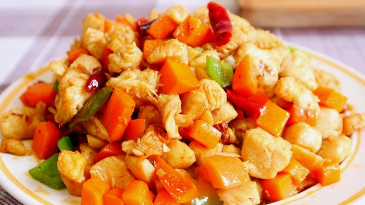 20 Easy Chinese Food Recipes You Can Cook at Home-Kung Pao Chicken